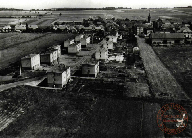 EN AVION AU DESSUS DE... ANGEVILLERS