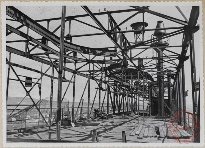 Plateforme supérieure du transporteur Heckel. La photo montre l'endroit où la partie inclinée montant vers les hauts-fourneaux a été démontée.