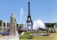 'Sous le Ciel De Paris'. La Tour Eiffel et les Jardins du Palais de Chaillot.