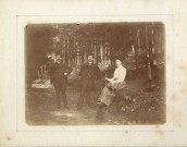 [Photographie de Jules, Léon et Louise Martha en 1908]
