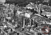 En Lorraine - Metz (Moselle) - Vue aérienne - Abside de la Cathédrale et le Temple