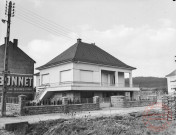 [Maison, rue du Chanoine Hennequin Arnoult à Hettange-Grande, actuellement 1, rue du Chanoine Hennequin]