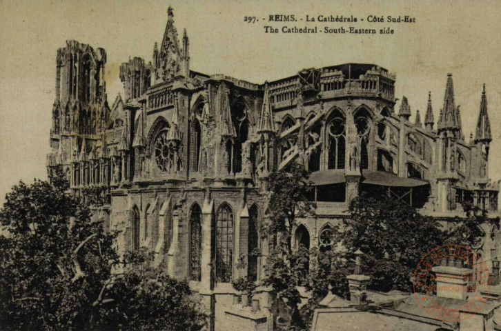 REIMS / La Cathédrale - Côté Sud-Est