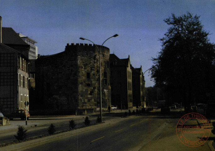 Thionville - Tour aux puces, vestige d'un château féodal du XIe