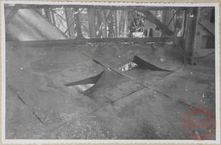 Plateforme n°3 (HF 1). Exemple de délabrement d'une plate-forme.