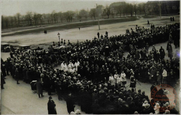 [Thionville - Enterrement de monsieur le Maire Gabriel Mauclaire - 1933]