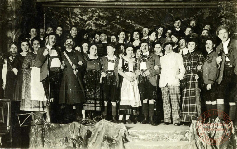 [Troupe de théâtre en bavarois]