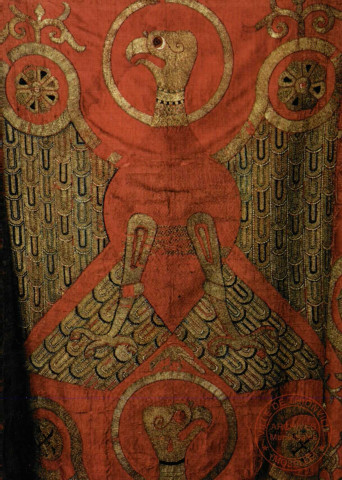 Metz (Moselle) - Cathèdrale Saint-Etienne - Trésor:'Chape de Charlemagne'(XIIe siècle) - Détail : aigle impérial, broderie d'or