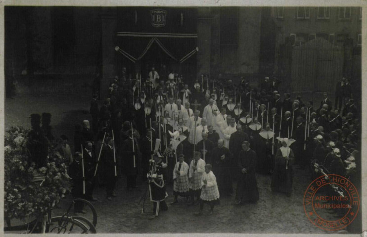 [Thionville - Enterrement de monsieur le Maire Gabriel Mauclaire - 1933]