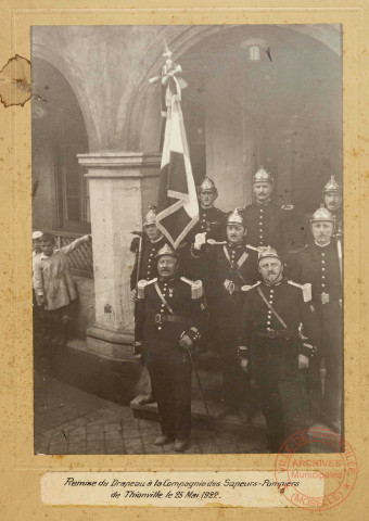 Remise du drapeau à la compagnie des sapeurs-pompiers de Thionville le 25 mai 1922