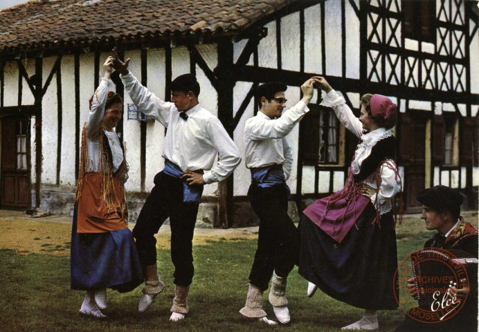 La Lande- Groupe Landais 'Lous Cadetouns' Danse du Congo.