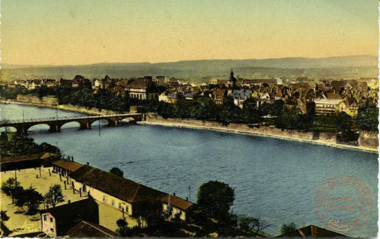 Thionville (Moselle) - Vue générale et la Moselle