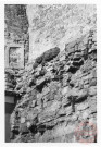 Château de Roussy-le-Bourg (commune de Roussy-le-Village). Détails de la tour Sud