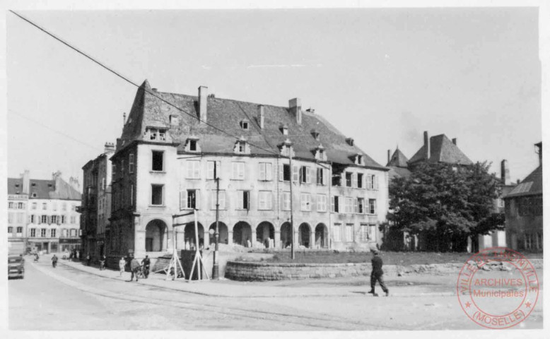 L'hôtel de ville après les bombardements. Guerre 1939-1945