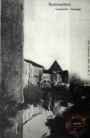 Rodemachern - Landschaft / Paysage - Rodemack en 1902 - Une vieille laveuse le long des remparts