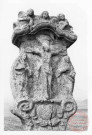 Bildstock situé au lieu-dit "Herrenberg" à Beyren-lès-Sierck. Christ en croix, Vierge et Saint-Jean