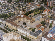 Vue aérienne de Thionville - Au premier plan l'ancienne clinique Sainte-Elisabeth, le lycée-collège "Charlemagne" et le square René Schwartz