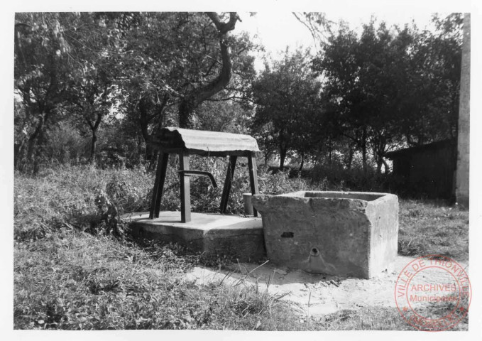 Puits situé à Basse-Rentgen. Lieu exact non déterminé