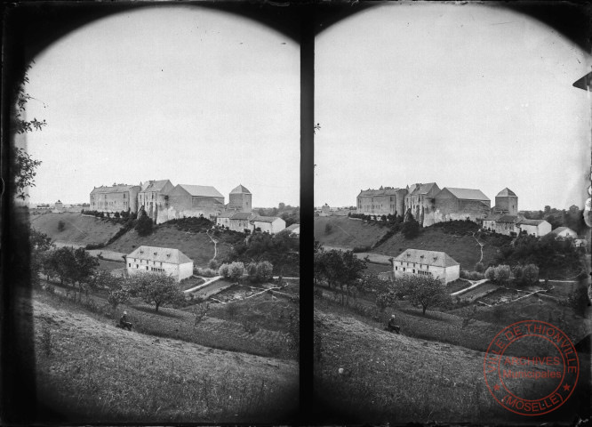 [Stéréoscopie - Le château de Roussy-le-Bourg]