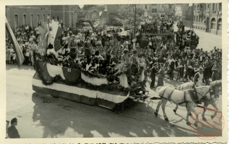 [Fêtes de la Libération de Colmar en 1946 - Défilés]