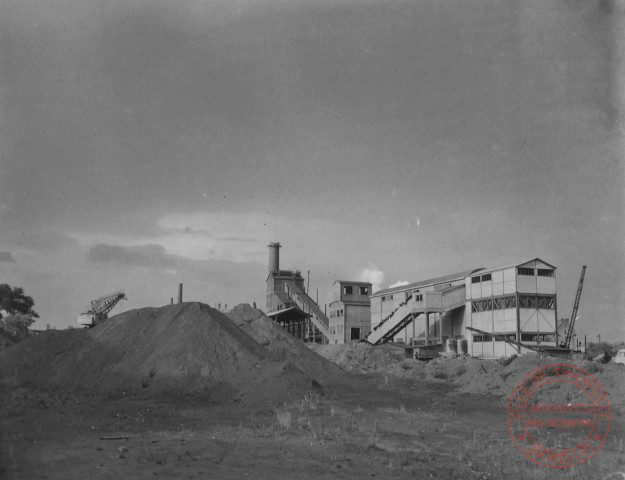 [Cimenterie d'Ebange sur le site des hauts-fourneaux de Thionville]