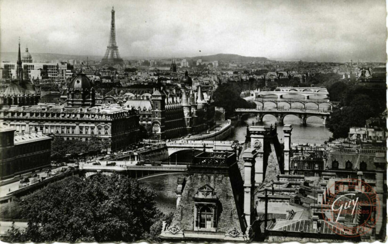 Paris... en flânant - La Tour Eiffel -Place de la Concorde - Les Jardins du Trocadéro - Perspective des sept ponts