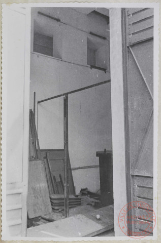 Angevillers. Cellule de transformateur. Transformateur enlevé.