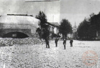 Le démantèlement des fortifications de Thionville 1902-1903. L'entrée de la ville, rue de Paris, après la démolition de la porte de Metz 1903.