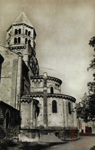 Saint-Saturnin ( Puy-de-Dôme). Eglise Romane XIIe Siecle, L'Abside.