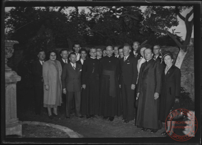 Foire exposition de 1948 - Photo de groupe autorités civiles et religieuses