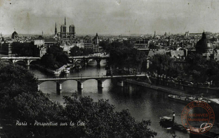 PARIS - Perspective sur la Cité