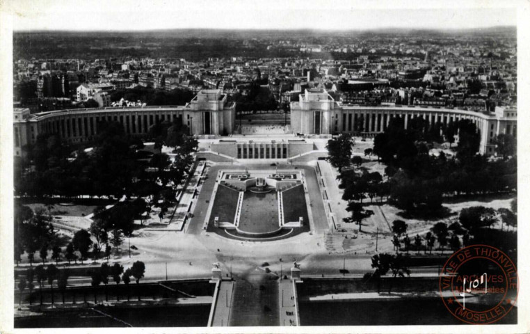 Paris - Le Palais de Chaillot vu de la Tour Eiffel