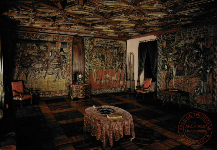 Château de Lapalisse : XIème et XVIème siècle : Ouvert de Pâques à Octobre : Salle des Tapisseries