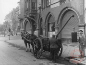 Les égoutiers au travail avenue Maréchal Pétain : avenue de Gaulle