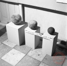 Exposition sur les fortifications à Thionville en 1970 par Georges Martig - Boulets en fonte