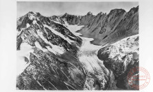 7. Un glacier de haute montagne - Le glacier d'Argentière dans le massif du Mont-Blanc