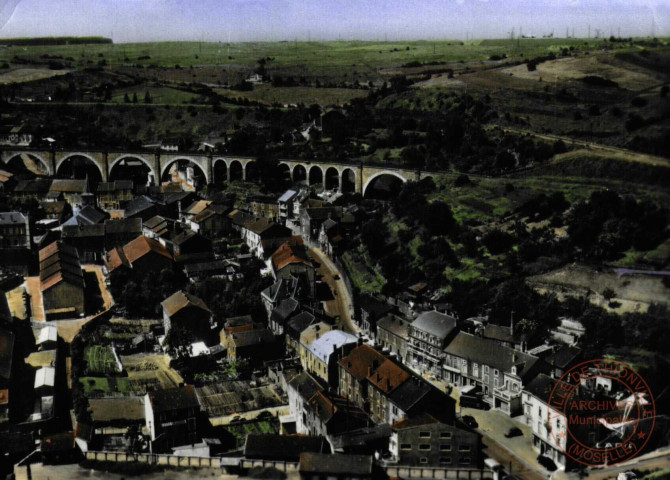 En avion au-dessus de... Thil (Meurthe-et-Moselle) - Vue générale