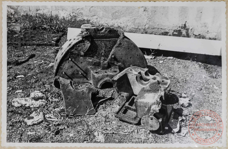 Pont roulant. Carter à engrenage cassé.