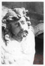 Christ en croix situé sous le porche à droite de l'entrée de la chapelle Saint-Pierre de Semming (commune de Rodemack)
