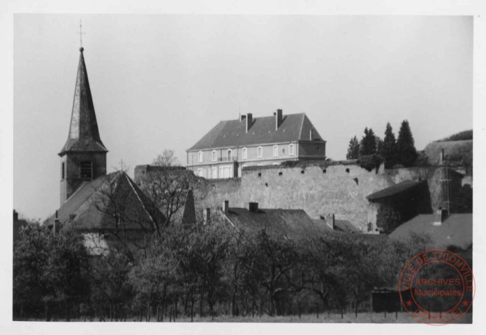 Vue d'ensemble de Rodemack et ses fortifications