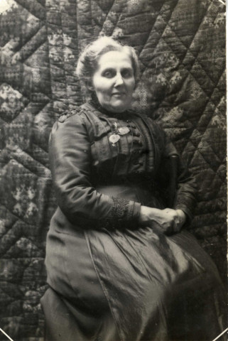 [Photographie de la mère de Louise Martha dans les années 1920]
