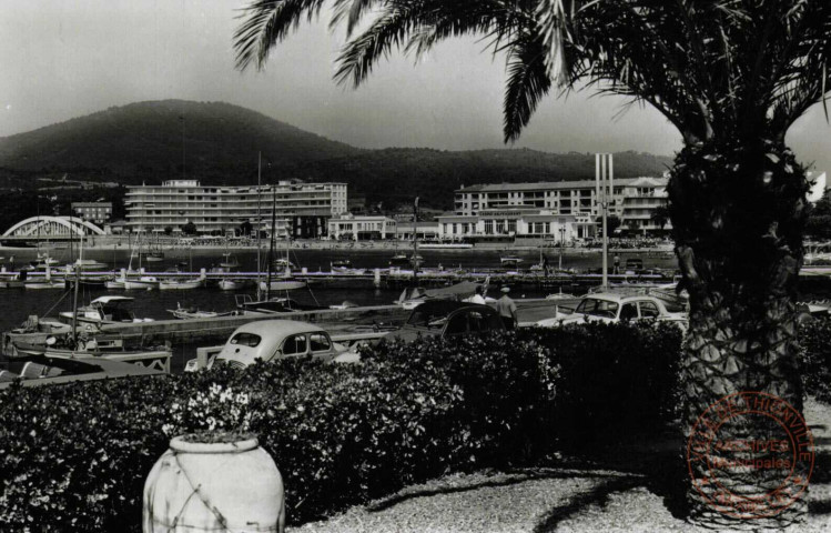 Sainte-Maxime (Var) - Le Port et la Ville