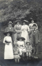 [Photographie de la famille Hourte à Mondorf-les-Bains avec la famille Noël en 1912]