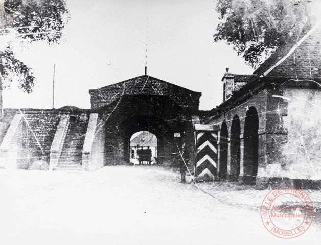 [La porte de Sarrelouis vers 1900]