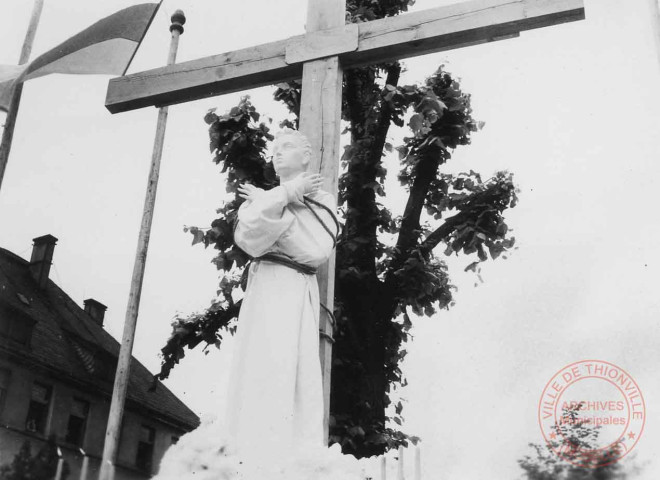 [Procession, messe en extérieur - Eglise Notre Dame de l'Assomption]