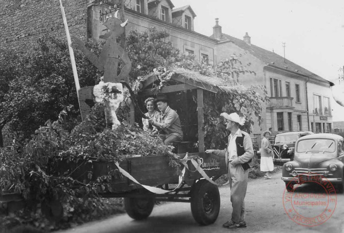 [Journée rurale - défilé de chars]