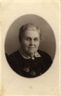 [Photographie de Mme Alexandrine Julia Kieffer épouse d'Ernest Martha dans les années 1920]
