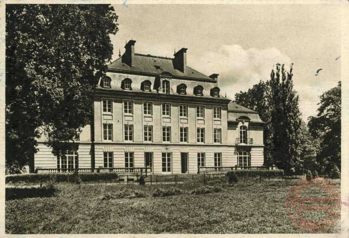 [Château de Bétange à Florange - Le 18 juin 1940, les Allemands occupent Florange et le Ministère de la Propagande installe à Bétange une école de cadres nazis]