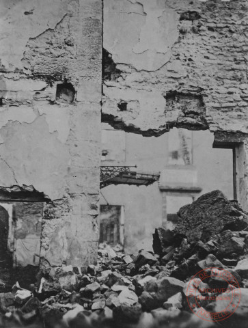 [Immeuble détruit après les bombardement de 1870]