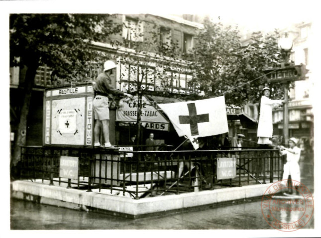 Poste de secours dans une station de métro